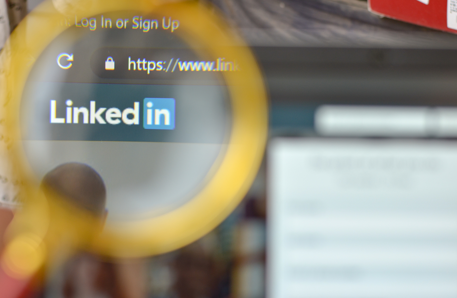 LinkedIn Articles vs. Posts: Which One is Better for Engagement?